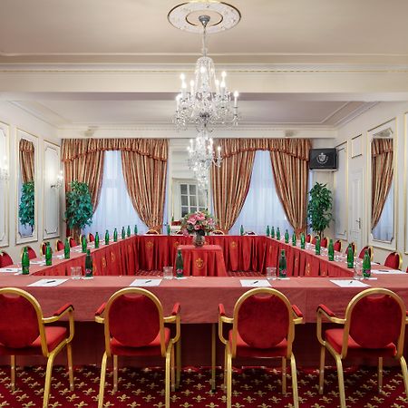 Ambassador Zlata Husa Prague Luaran gambar The ballroom