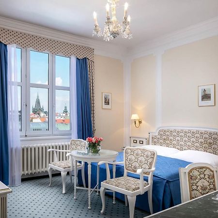Ambassador Zlata Husa Prague Luaran gambar A room at the hotel