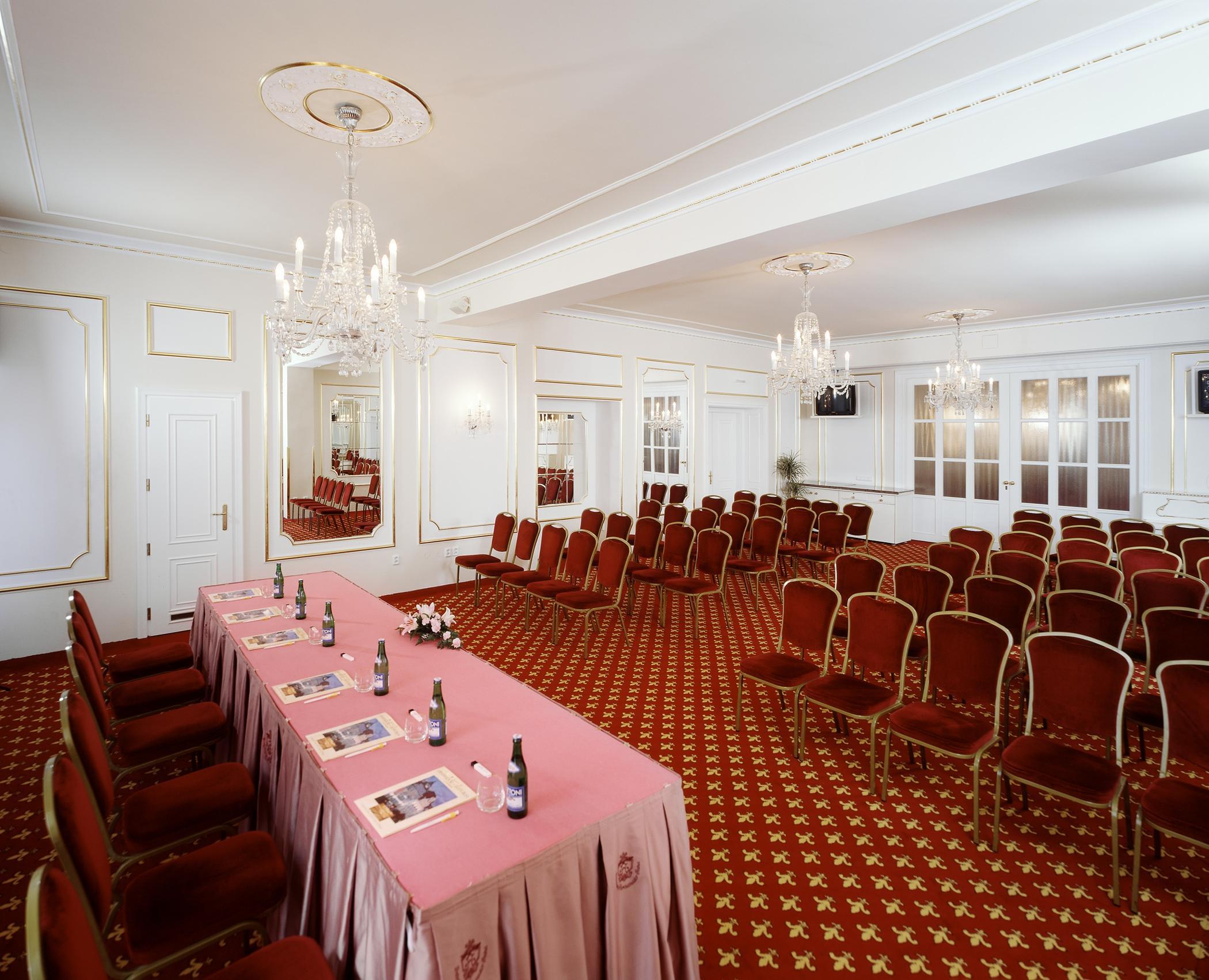 Ambassador Zlata Husa Prague Luaran gambar The ballroom