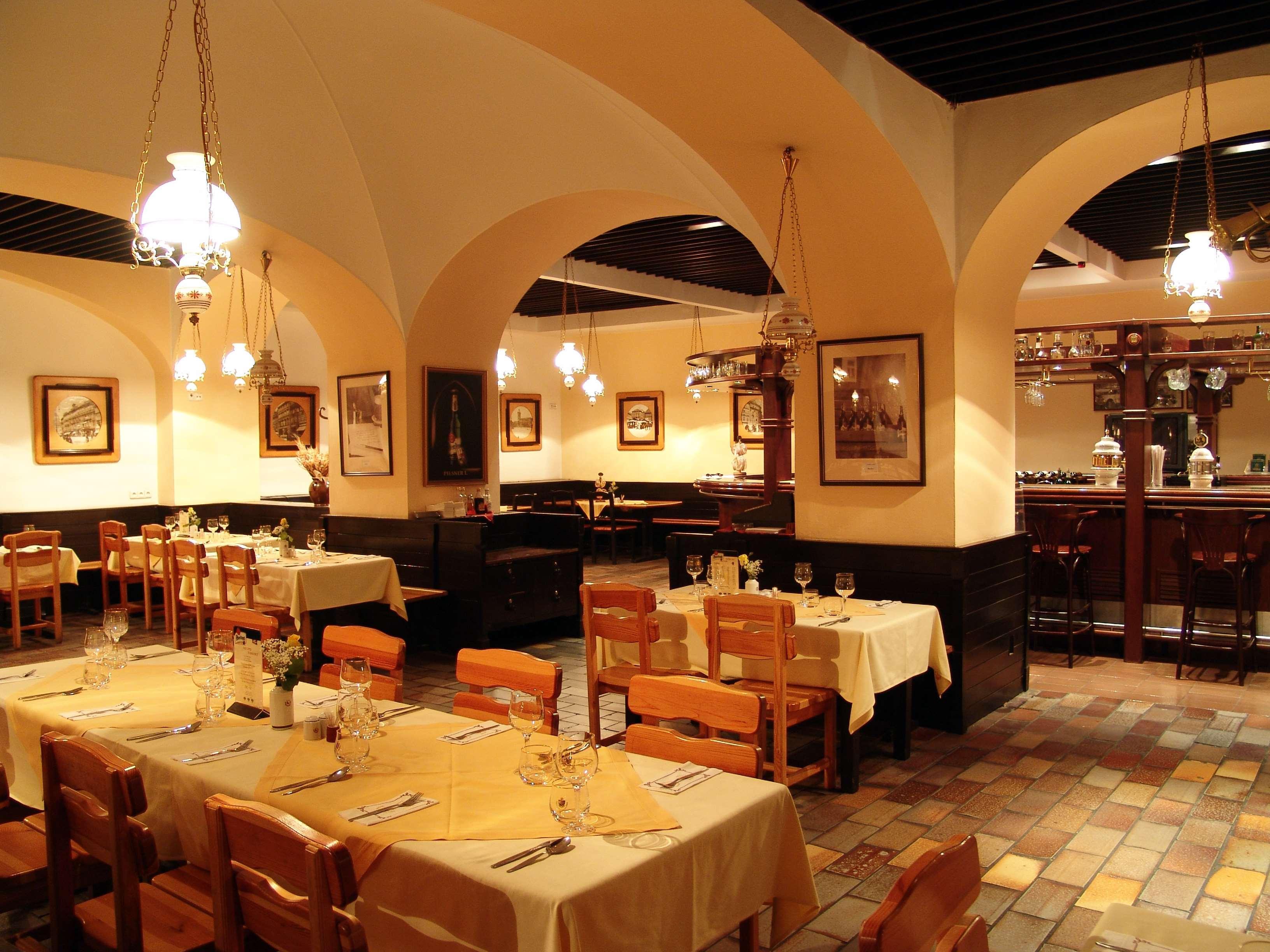 Ambassador Zlata Husa Prague Luaran gambar Restaurant interior