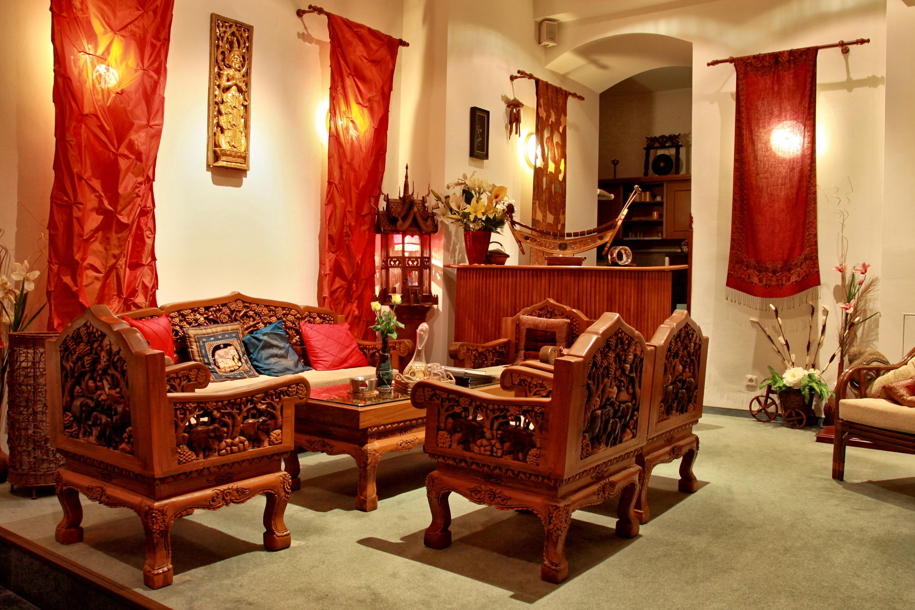 Ambassador Zlata Husa Prague Luaran gambar Thai style furniture
