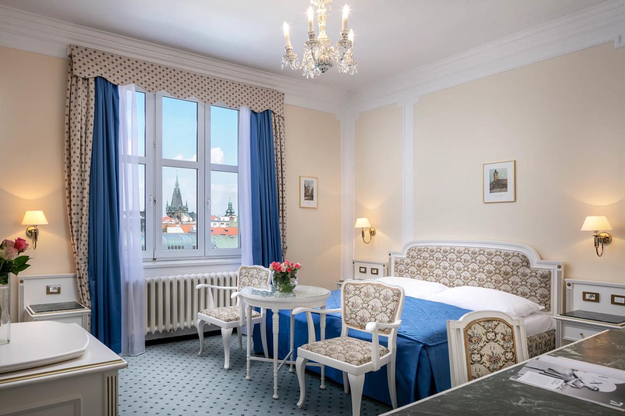 Ambassador Zlata Husa Prague Luaran gambar A room at the hotel